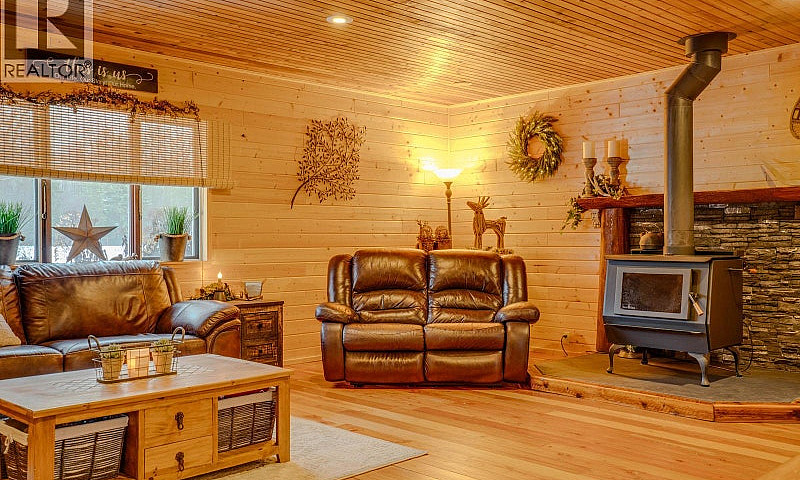 1519 Highway 6 Highw...