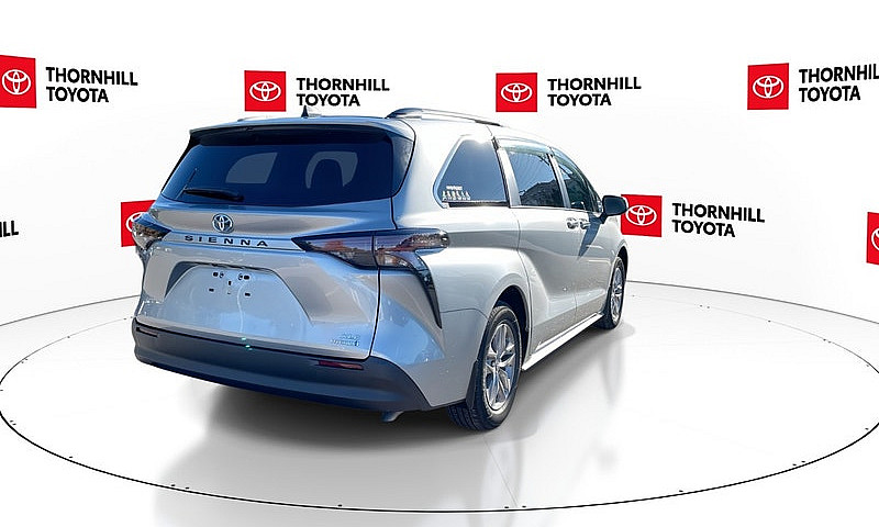 2023 Toyota Sienna X...