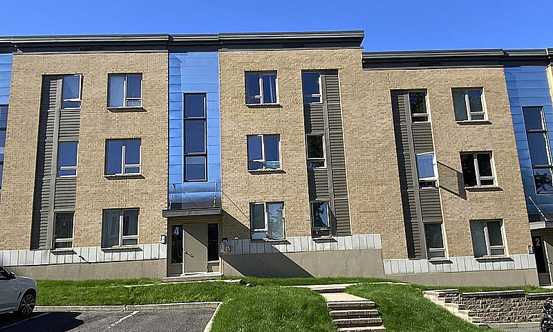 212 000$ - Condo À V...