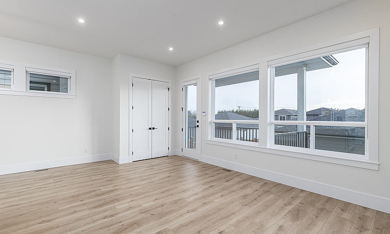 16732 20A Avenue Sur...