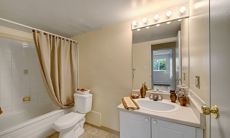 3 Bed X 1 Bath Apart...