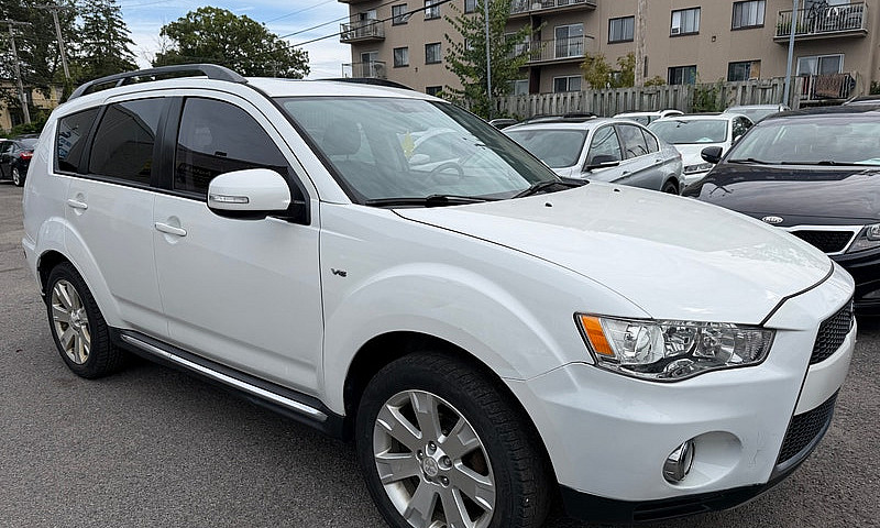 2012 Mitsubishi Outl...