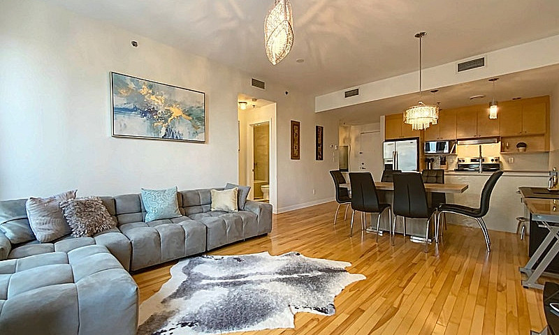 $429,900 - Condomini...