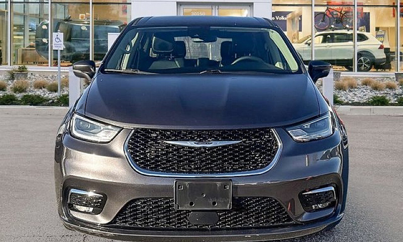 2023 Chrysler Pacifi...