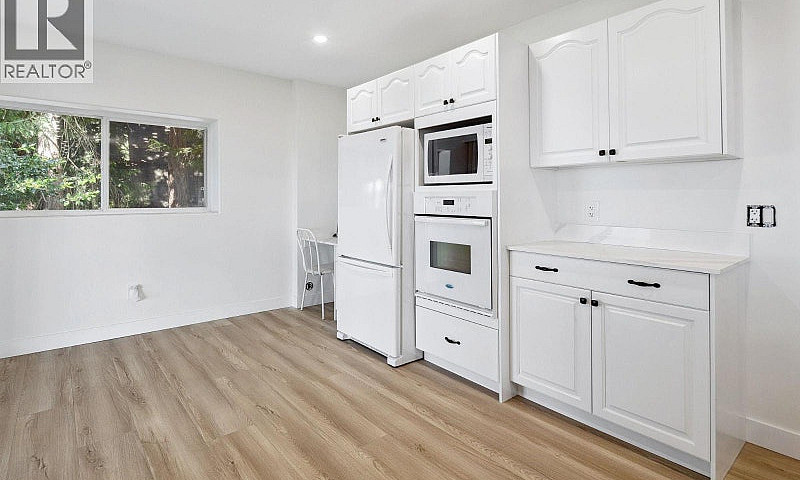 330 Bayview Road Lio...
