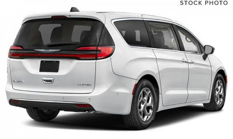 2025 Chrysler Pacifi...