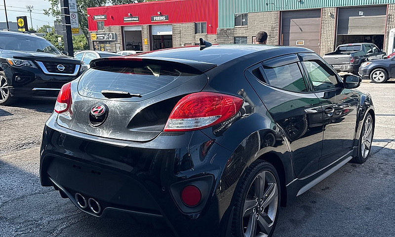 Hyundai Veloster Tur...
