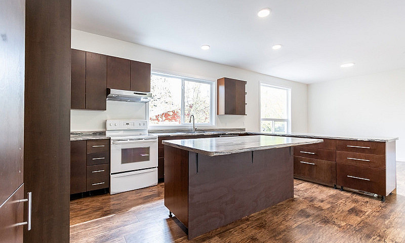 Spacious Bungalow In...