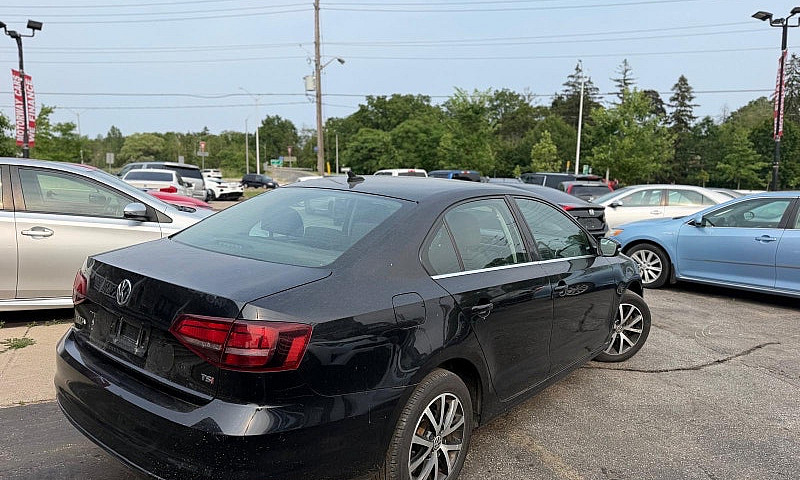 2016 Volkswagen Jett...