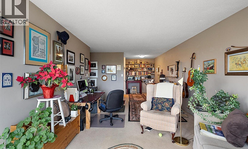703 103 Gorge Rd E V...