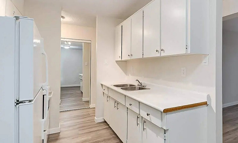Modern Apartments Wi...