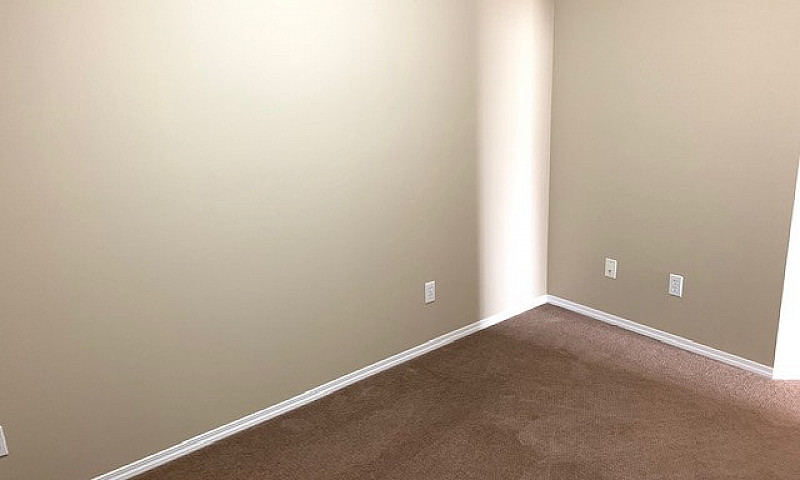1 Bed + Den Johnston...