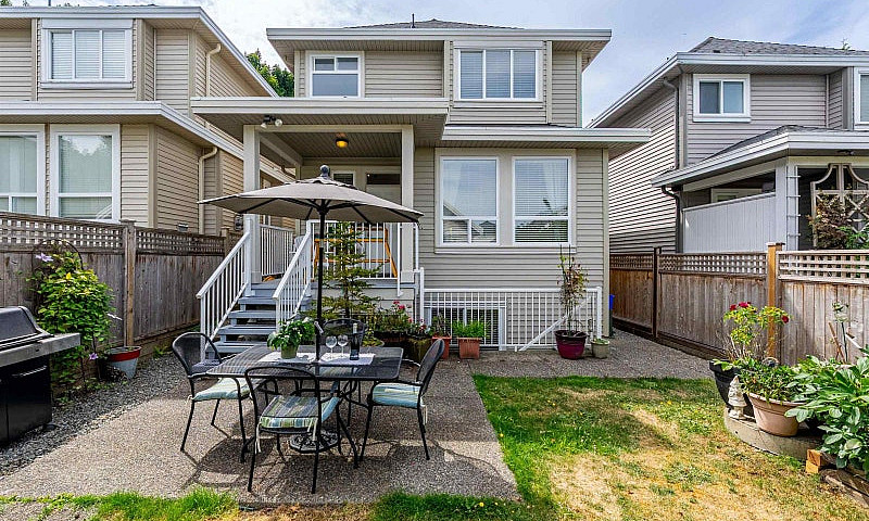 2914 152 Street Surr...