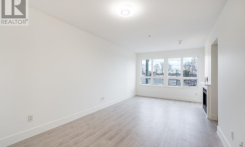 303 3423 E Hastings ...
