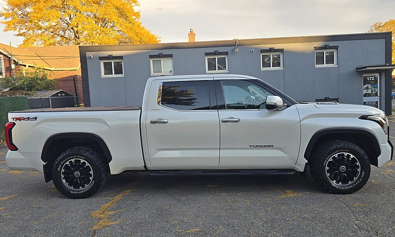 2023 Toyota Tundra 4...