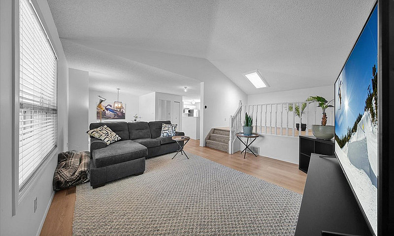 Full Renovated Townh...