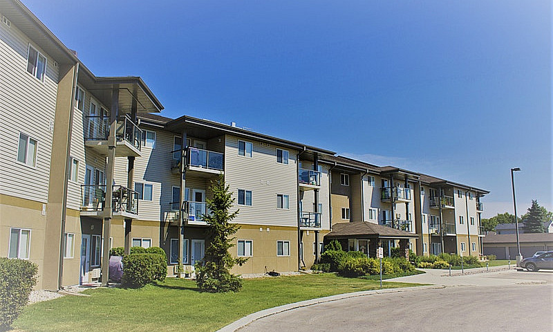 Kenwood Court - Spac...
