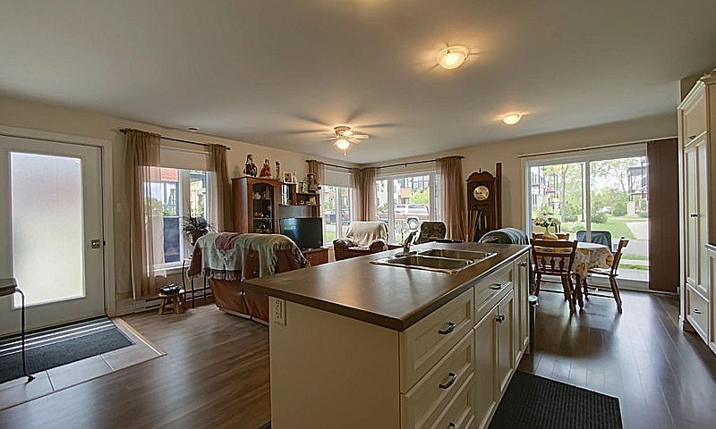 277 500$ - Condo À V...
