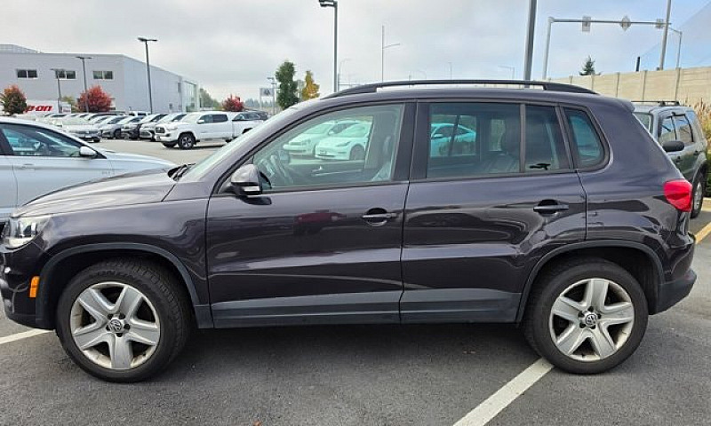 2016 Volkswagen Tigu...