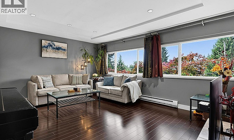 937 Kinsac Street Co...
