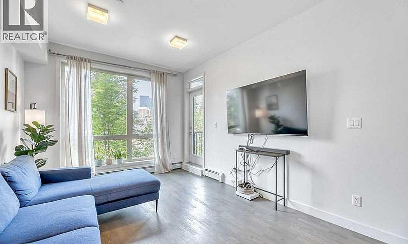 328, 305 18 Avenue S...