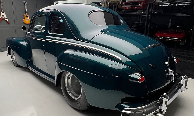 1948 Ford Super Delu...
