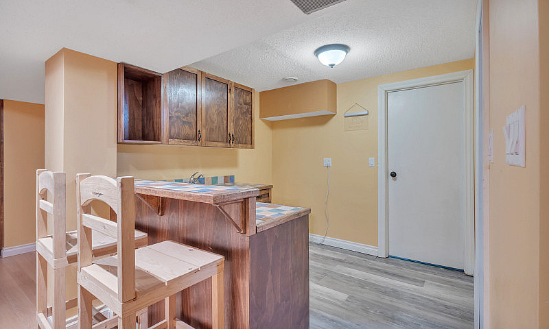 5.58 Acres ~ Bungalo...