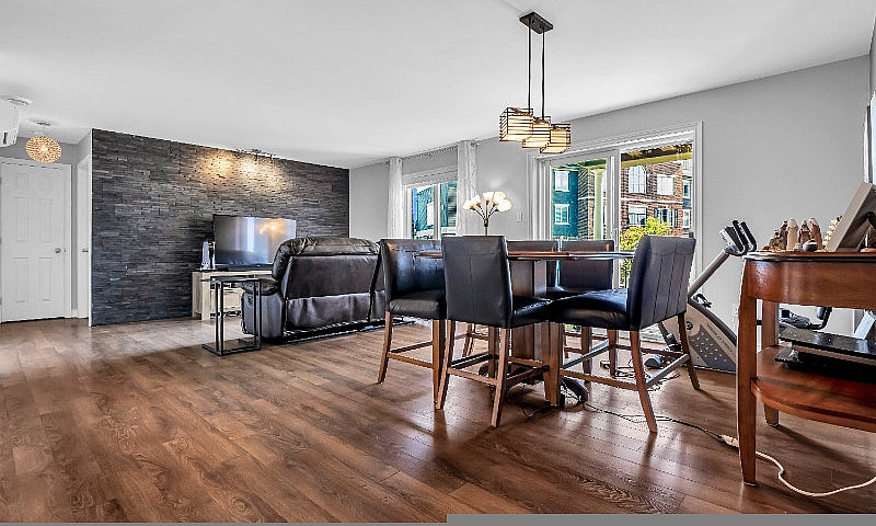 Condo À Vendre À St-...