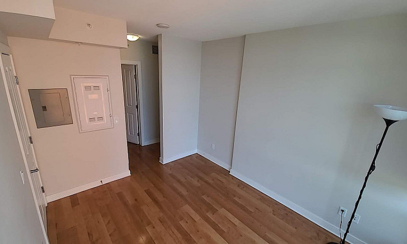 Location! 2 Beds 2 B...