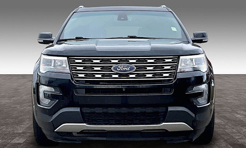 2017 Ford Explorer 4...