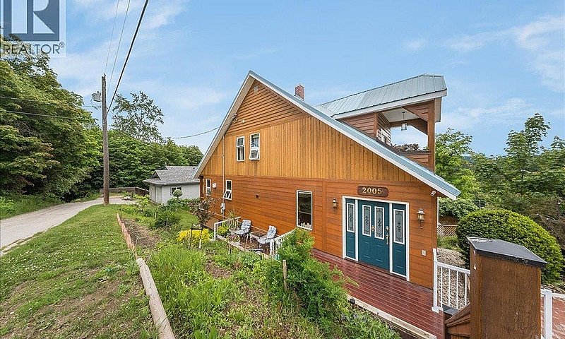 2005 Kootenay Avenue...