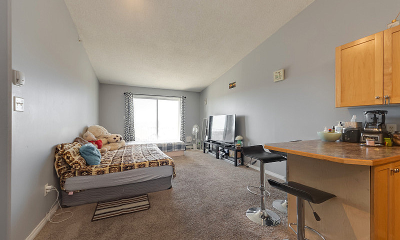 Fantastic Top Floor ...