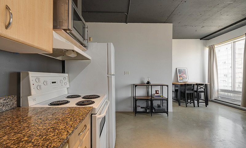 Corner Unit Loft In ...