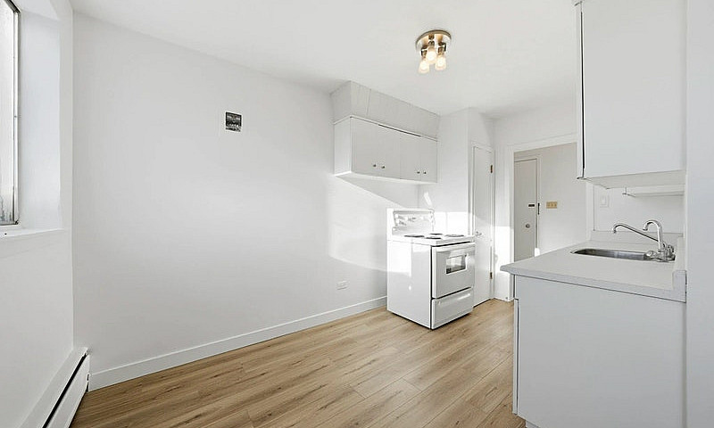 Modern Apartments Wi...