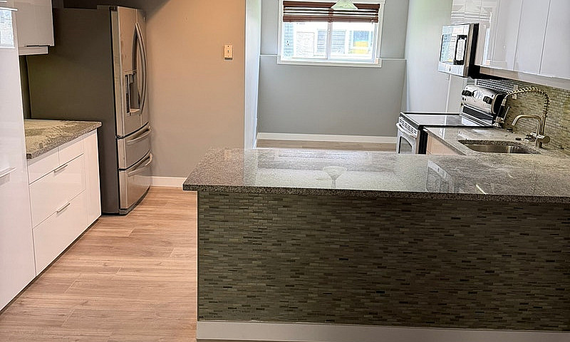 3 Bedroom Basement S...