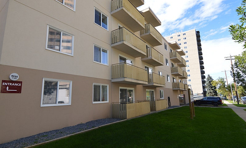 9925 91 Ave River  V...