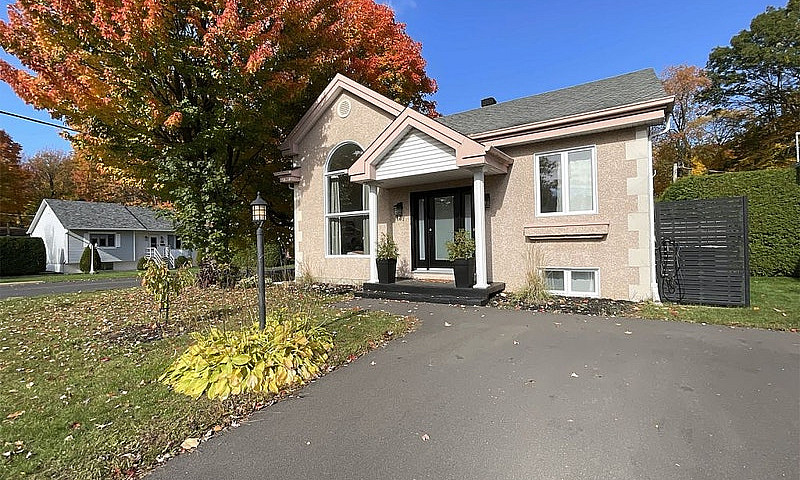 $689,000 - Bungalow ...
