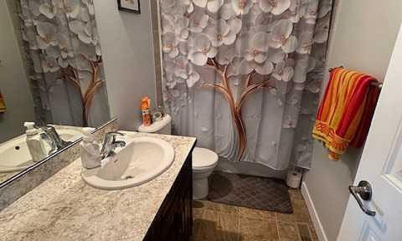 10 Richmond Close, W...