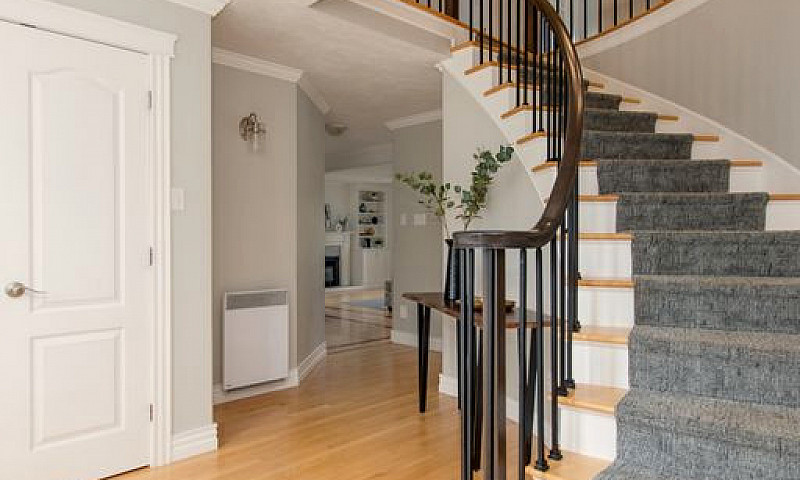 Beautiful Family Hom...