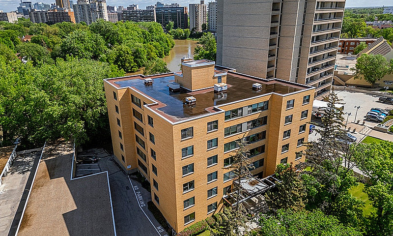 333 Wellington Cresc...