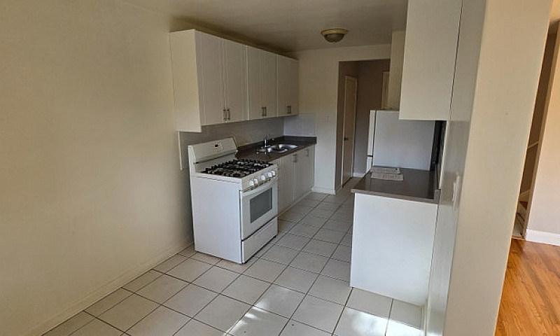 Spacious 3 Bedroom +...