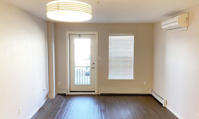 Tesla Estates - 2 Be...