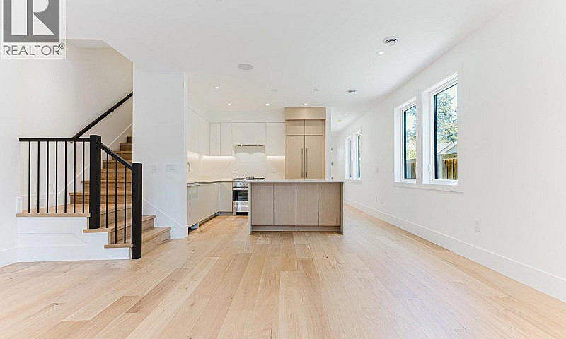 1514 Farrell Crescen...