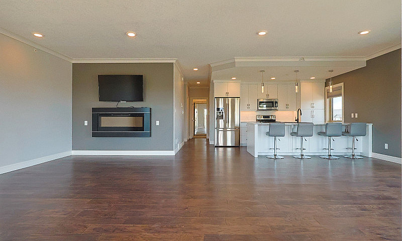 308-2800-Lakeview Dr...