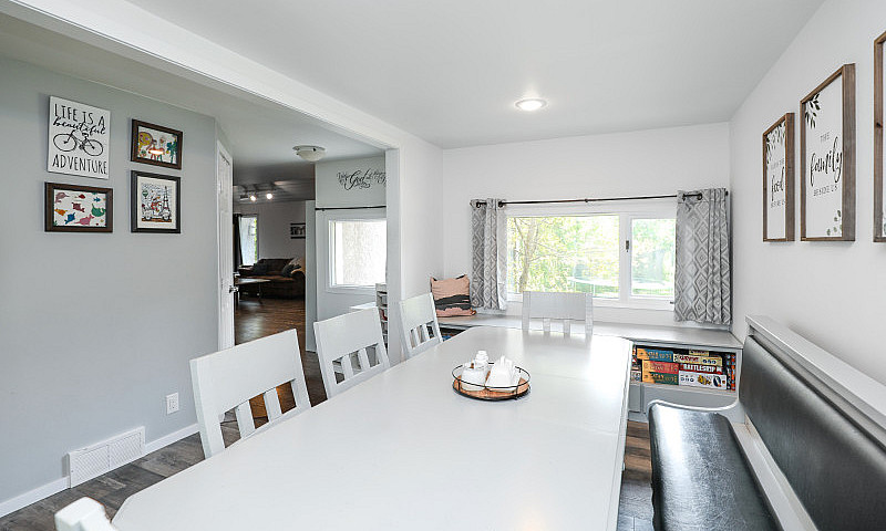Country Home Close T...