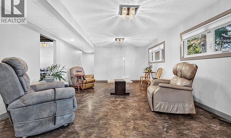 1245 Brown Street Mo...