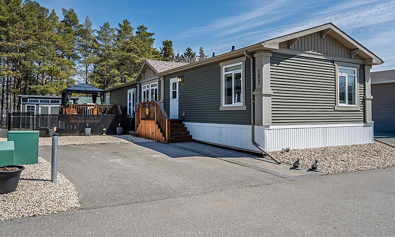 Former Show Home. Pr...