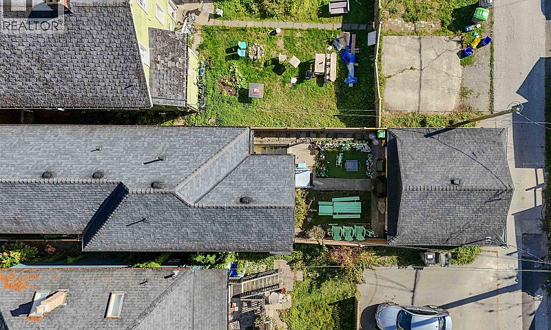 1124 E 12Th Avenue V...