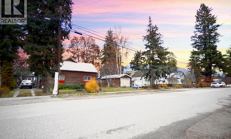 611 Regent Avenue En...