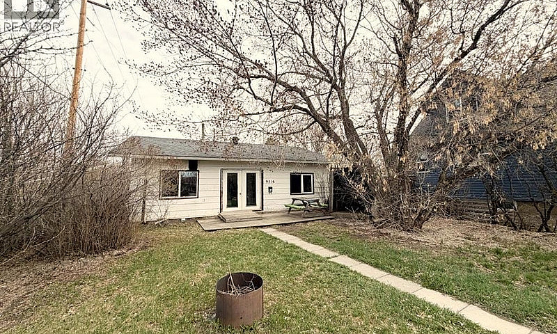 9516 102 Avenue Gran...